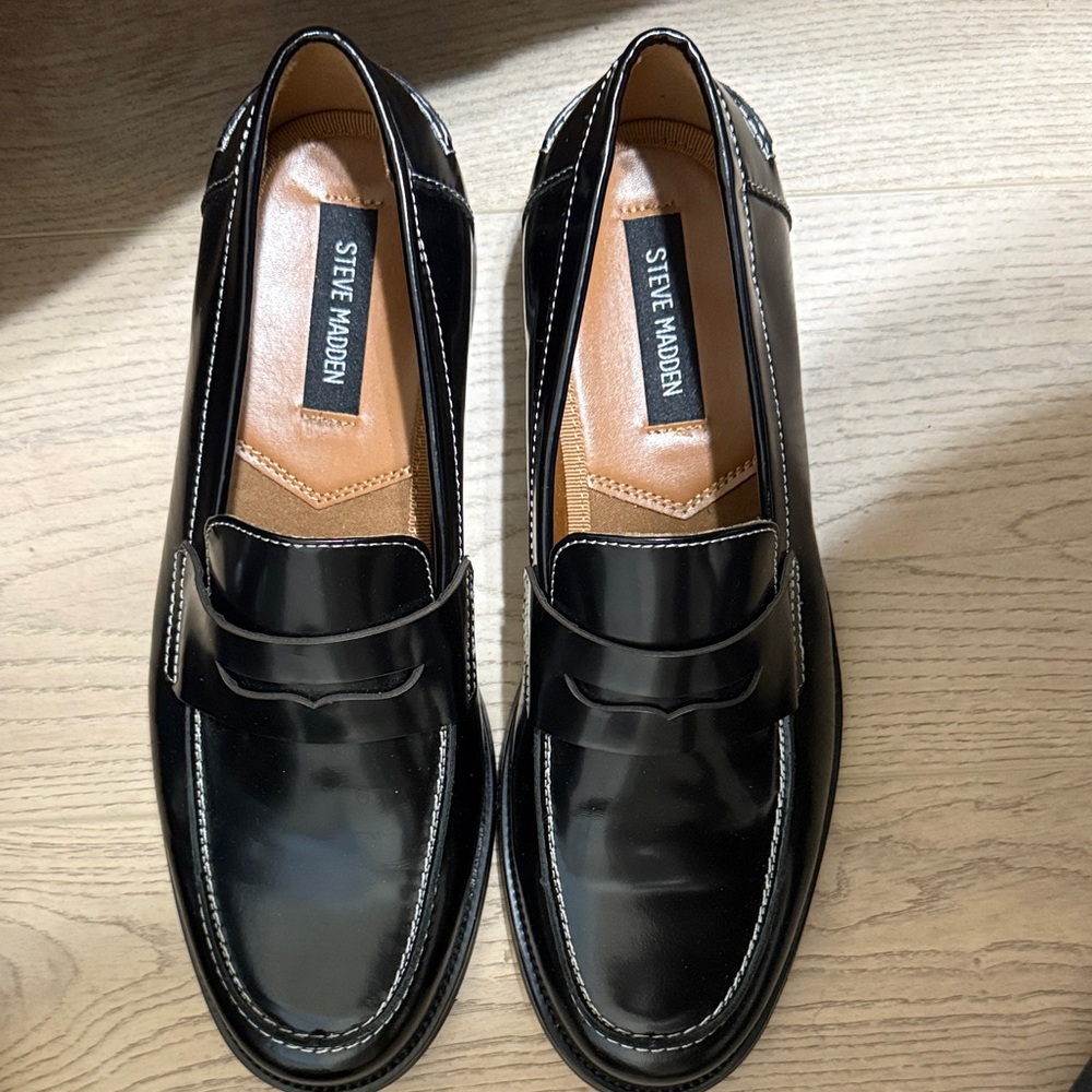 Steve Madden Glossy Black Loafers for Men